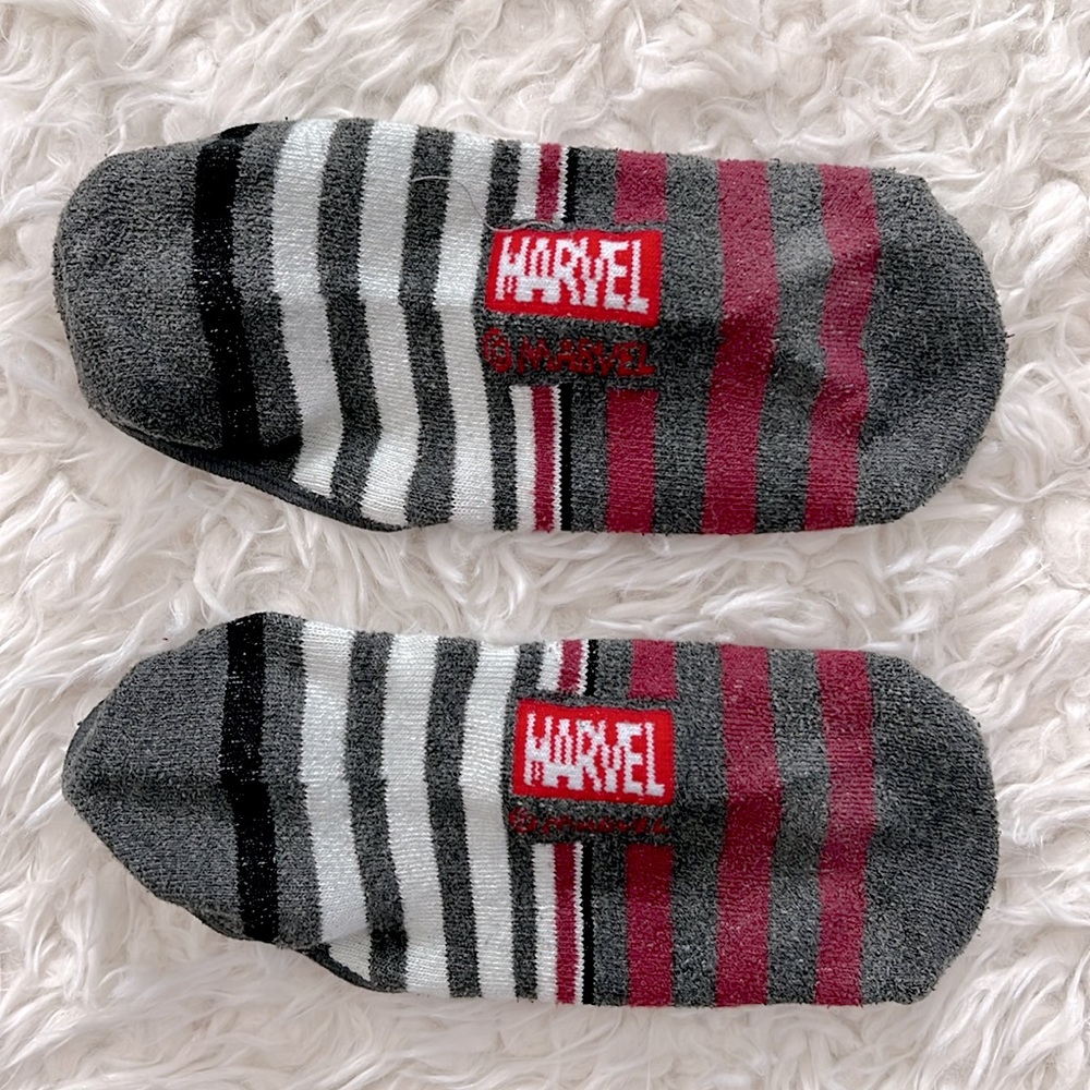 Marvel Deadpool Socks - Picture 5 of 8
